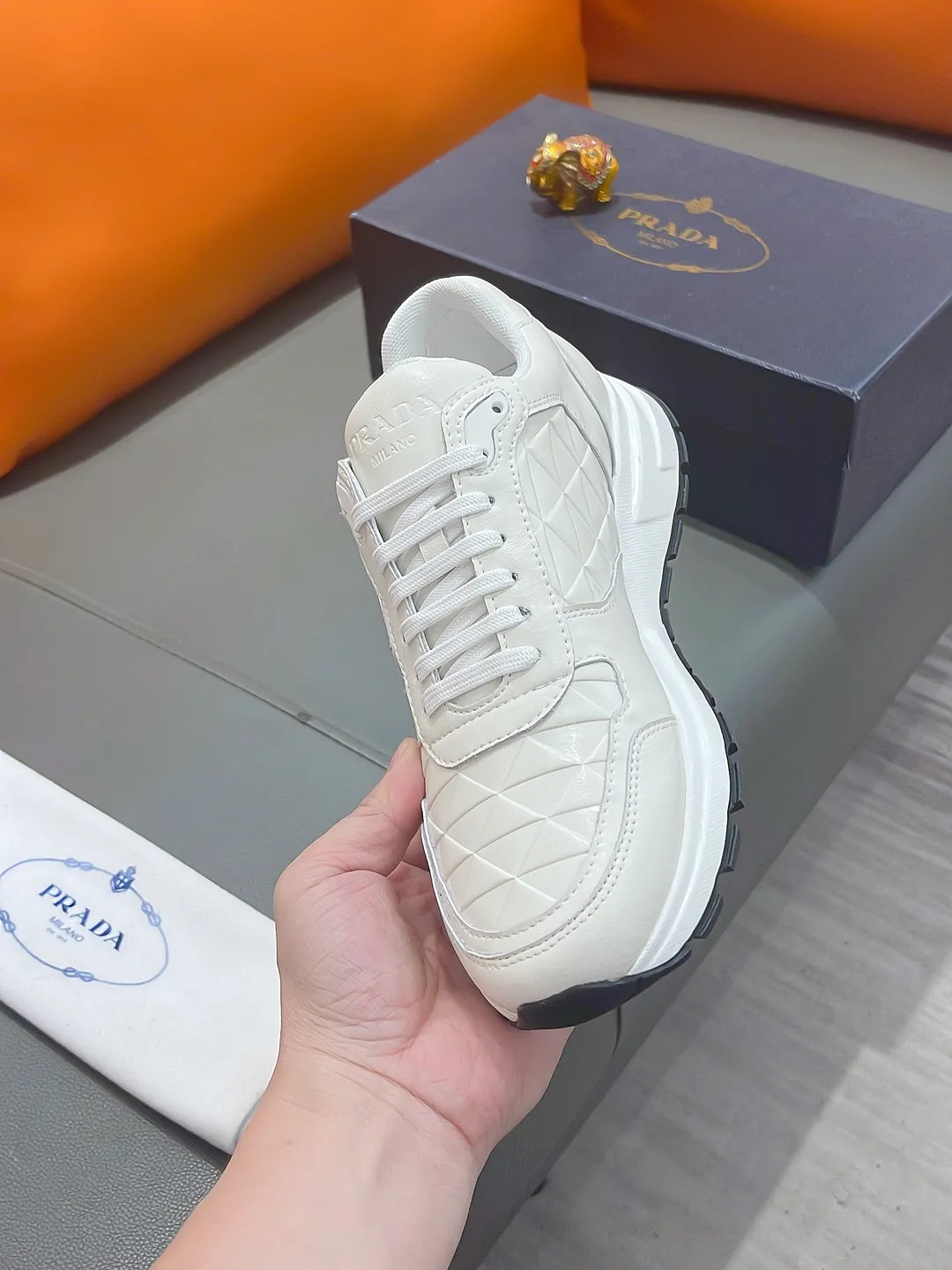 Men's shoes PRADA "Prada" P540 Regular size: 38-44 (casual shoes) Product materials: Selected cowhide upper, soft sheepskin feet, original factory special outsole.